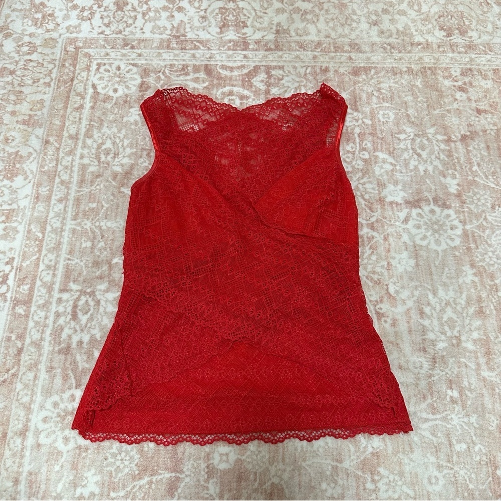 Red Lace V-Neck Open Back Top - Picture 2 of 10